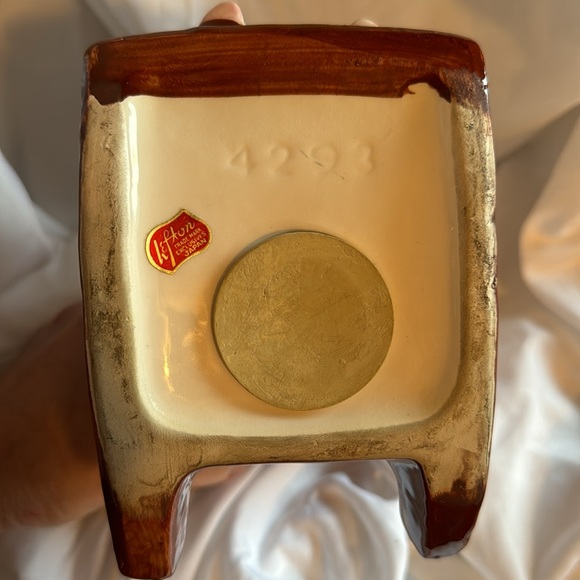 Vintage Lefton, grandma retirement bank - Picture 5 of 6